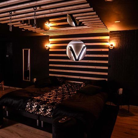 Douceur Du Charme - Love-Room A Charmes Entre Epinal Et Nancy 外观 照片